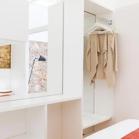 Plum Guide - Restless Stone Apartment Lisbon