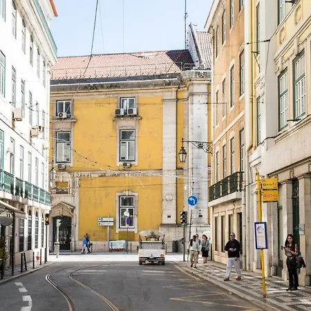 Plum Guide - Restless Stone Lisbon